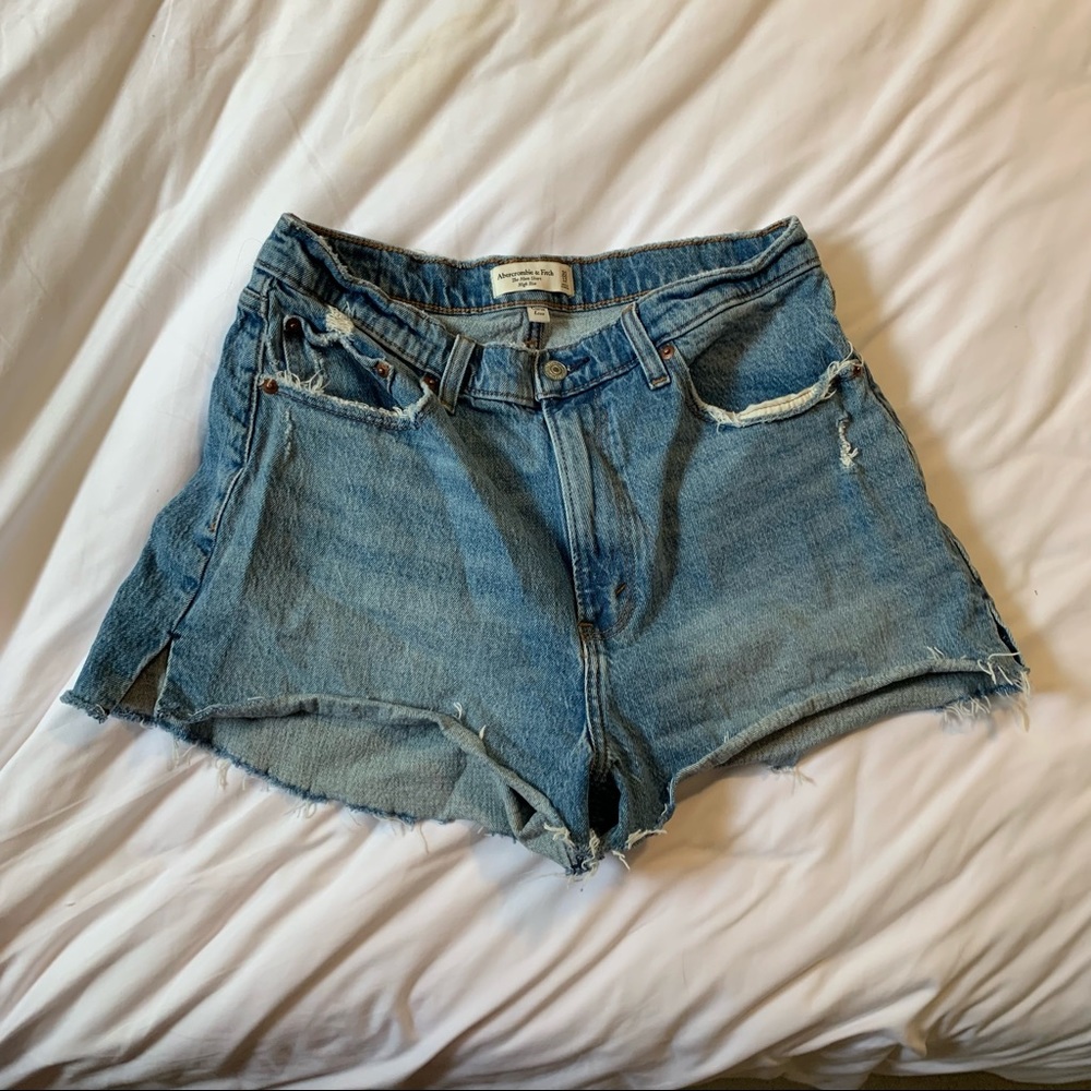 Abercrombie Curve Love High Rise Mom Shorts